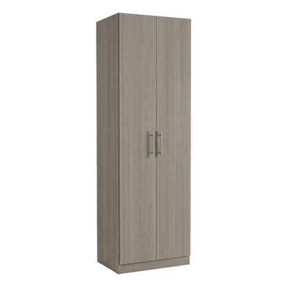 Clóset de dos puertas en acabado madera color ceniza con jaladeras metálicas minimalistas y diseño vertical.